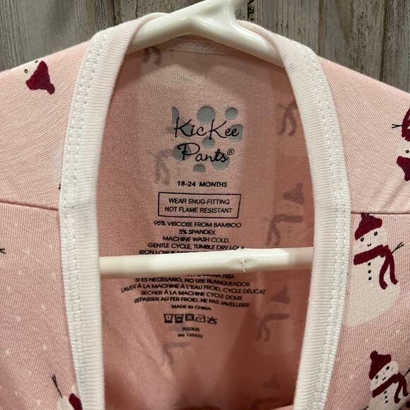 New KICKEE PANTS Print Muffin Ruffle Footie 2 Way Zipper Baby Rose Tiny Snowman - Picture 3 of 6